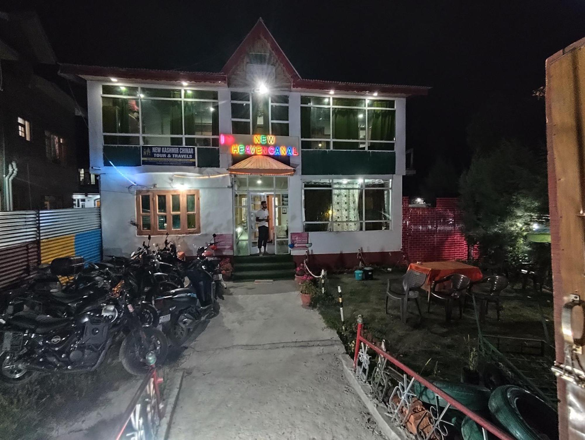 Hotel New Heaven Canal Сринагар Экстерьер фото